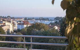 Apartments Ceja Near Sea